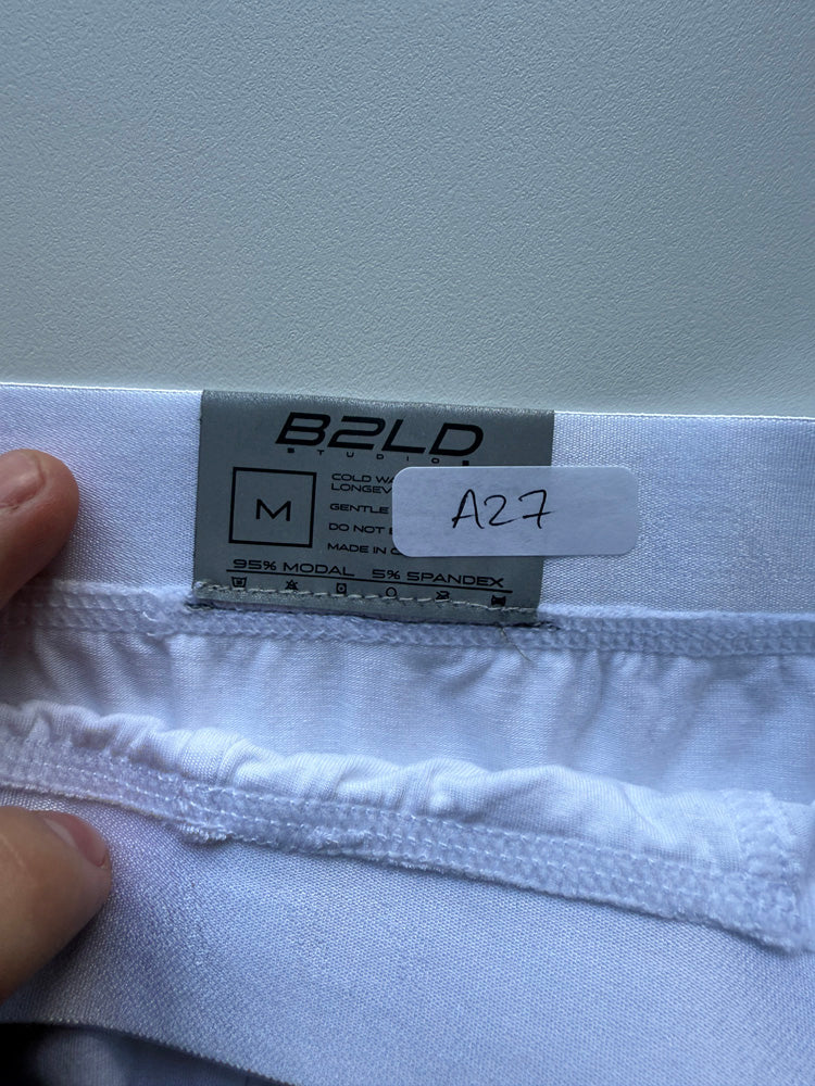 Q.A SALE - STATIC TRUNK - WHITE - SIZE M (A27)