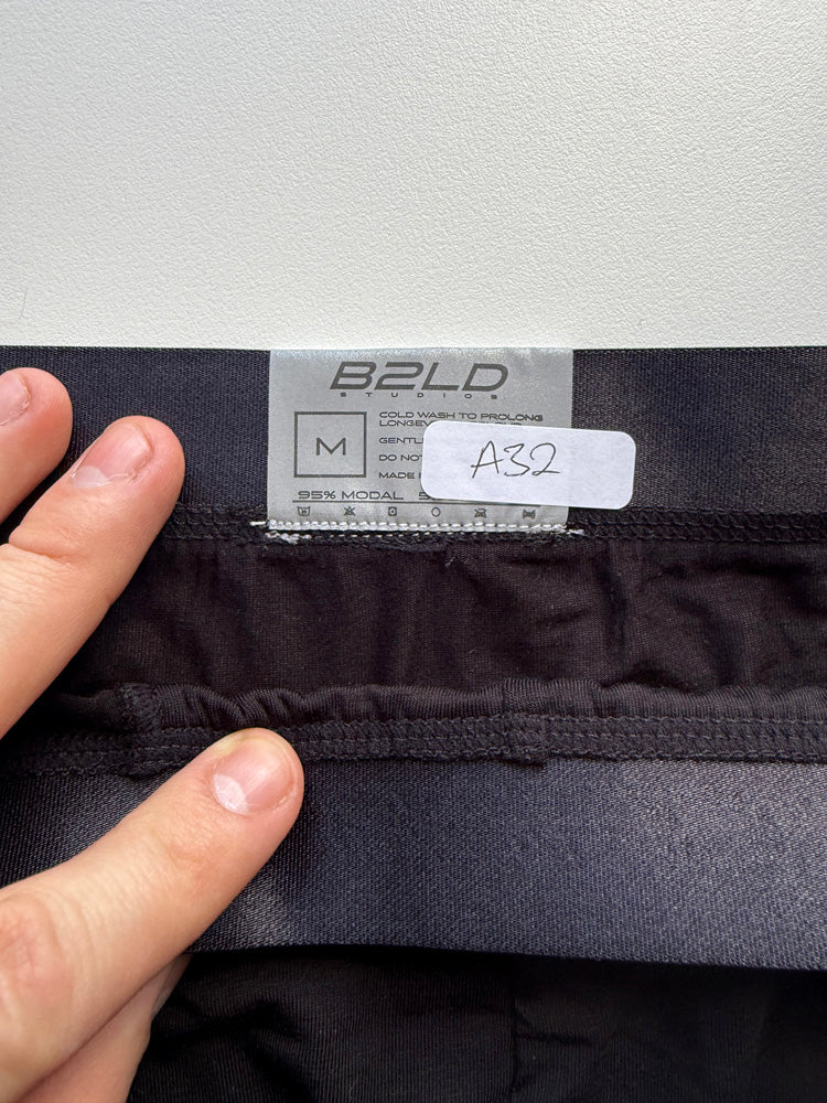 Q.A SALE - STATIC TRUNK - BLACK - SIZE M (A32)
